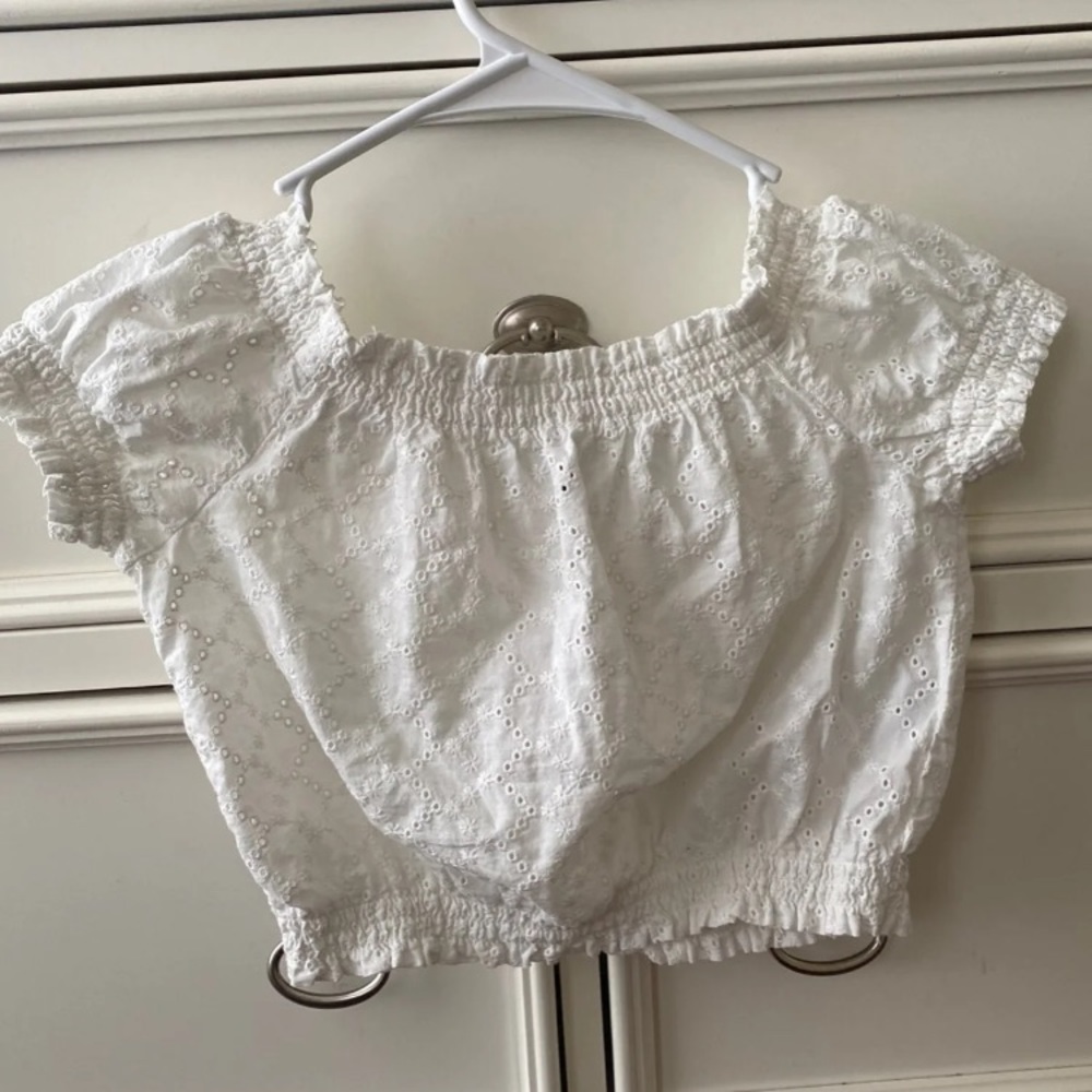 Off-the-shoulder floral and eyelet top